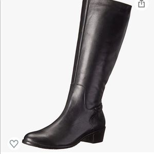 Sleek Black Heeled Boots for Women
